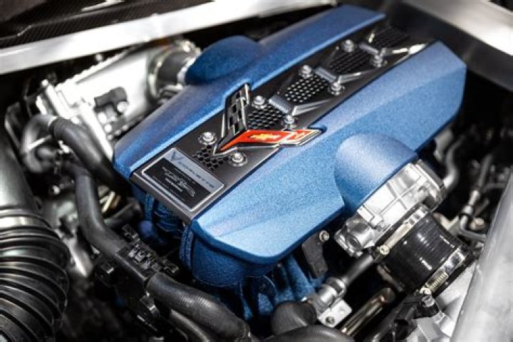 What engine does a 1990 ZR1 have?