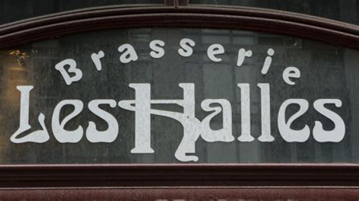 What foods are served at Brasserie Les Halles?