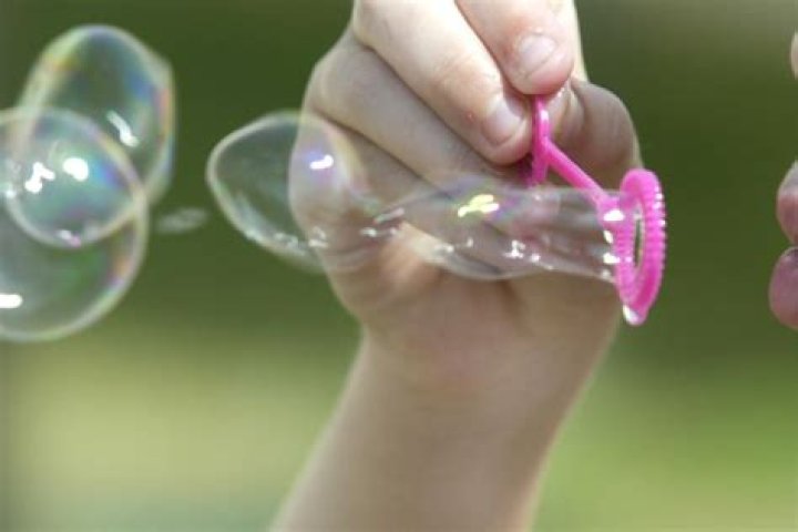 What gum is best for blowing bubbles?
