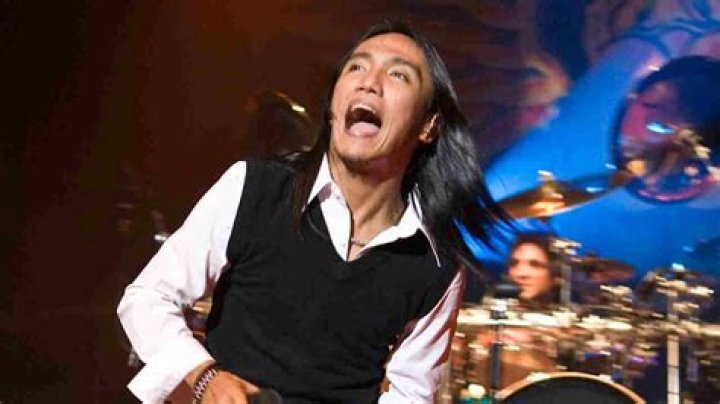 What happened to Journey lead singer?