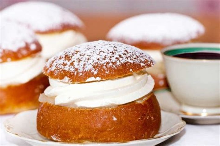 What is a typical Swedish dessert?