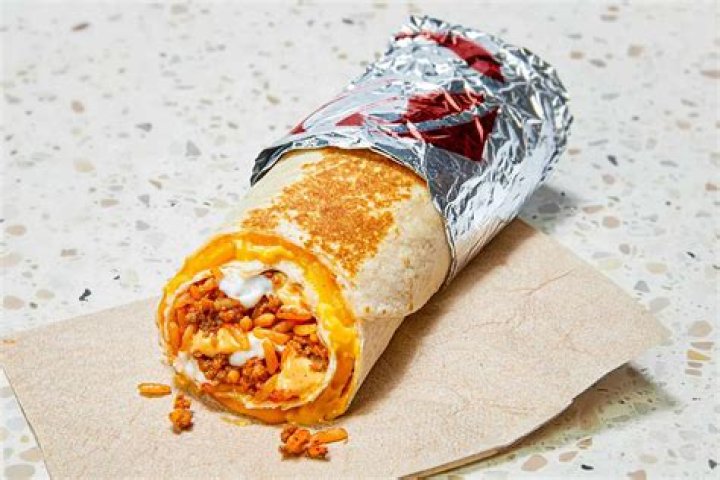 What is in a Taco Bell chicken Quesarito