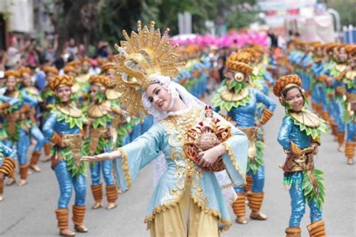 What is Sinulog festival costume?