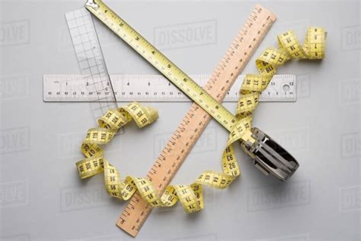 What is the difference between a ruler and a tape measure