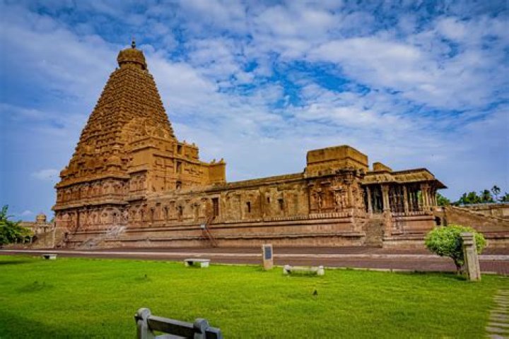 What is the history of Thanjavur temple?