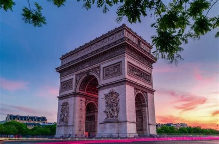 What is the most important monument in Paris?