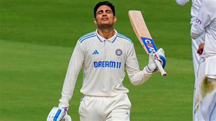 What is the umpire wearing on his arm at Edgbaston?