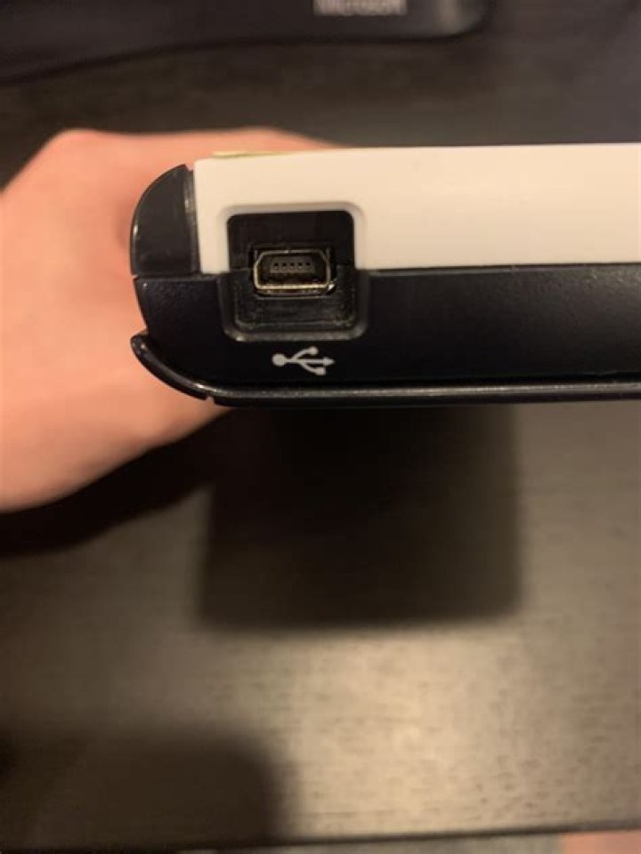 What kind of cable does a TI 84 use?
