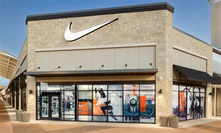What luxury brands have outlet stores?