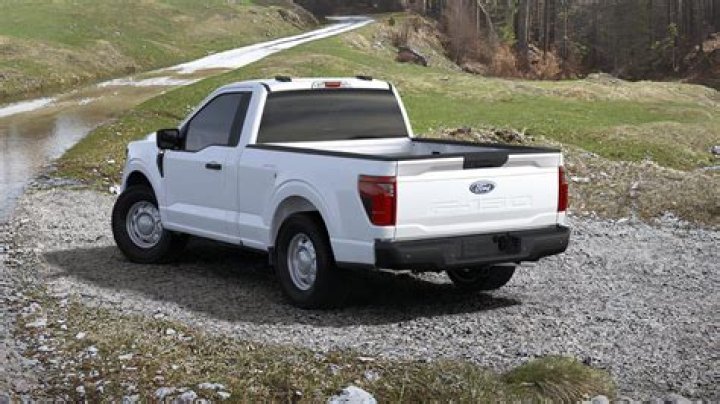 What pickups still have manual transmission?