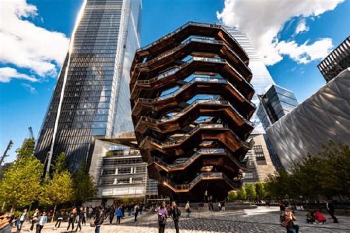 What shops are there in Hudson Yards?
