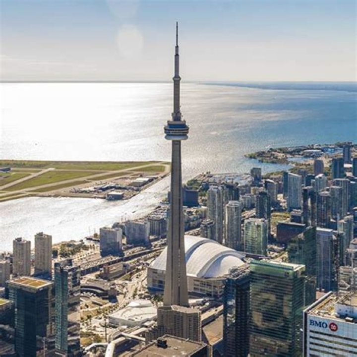 What subway stop is CN Tower?