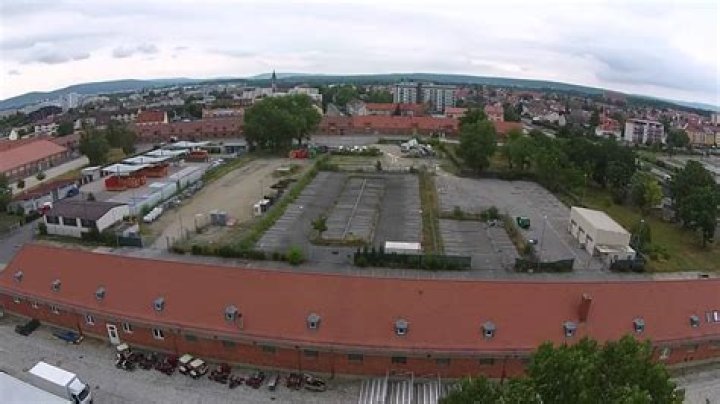 When did Bamberg army base close?