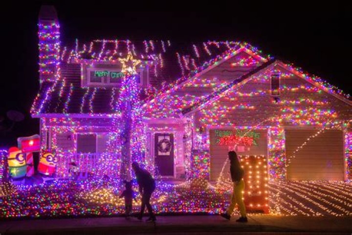 Where can I see Christmas lights in Grapevine?