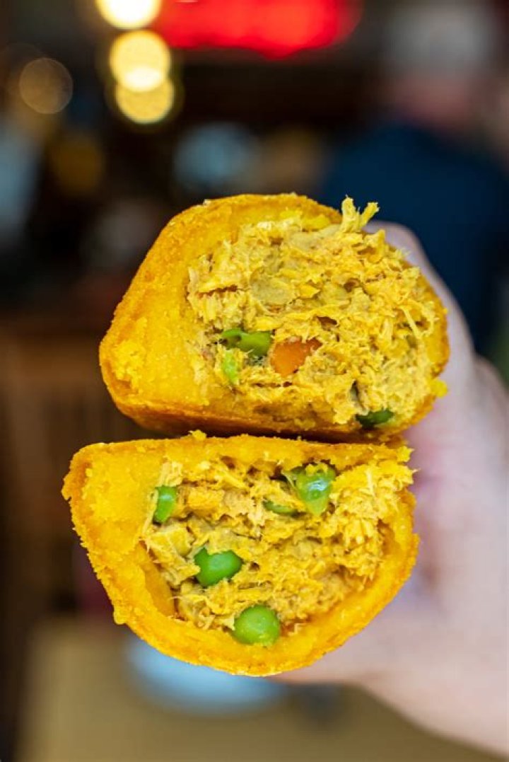 Where do first years stay in UL?