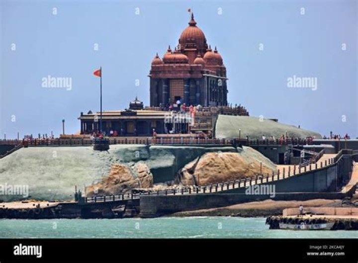 Who built Vivekananda Memorial?