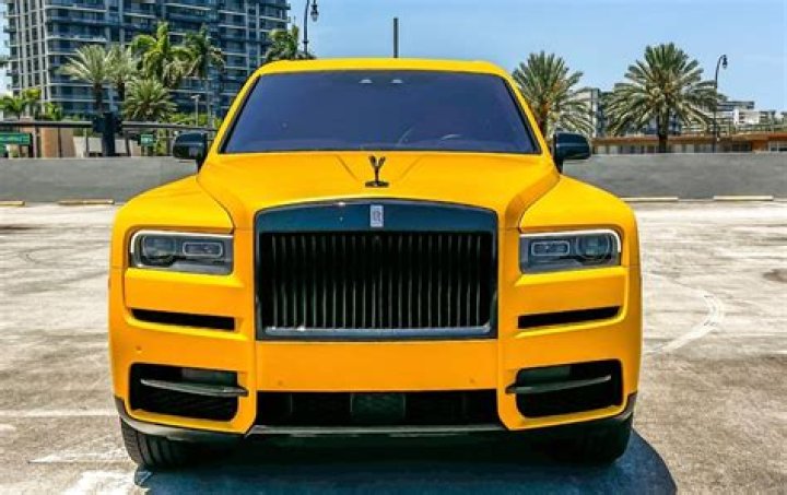 Who owns the Yellow Rolls Royce on Rodeo Drive