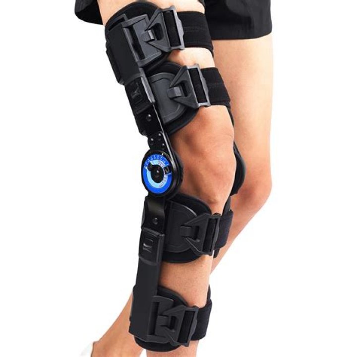 Will wearing a brace help a torn meniscus?